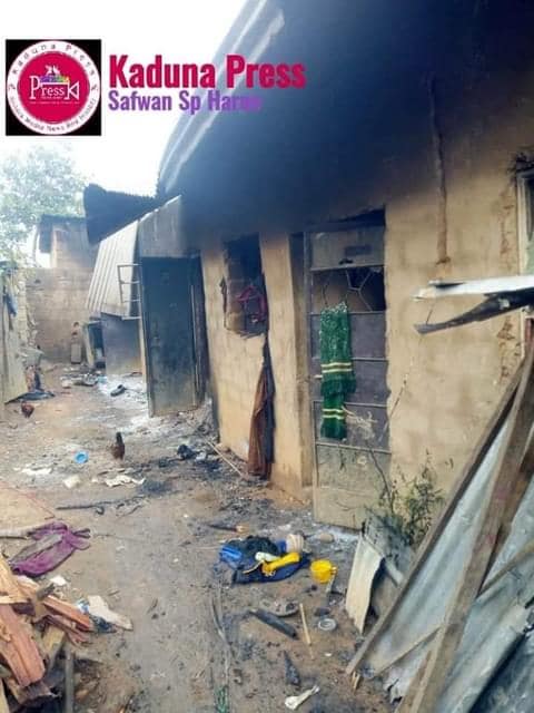 police kiiled  3 burnt houess in kaduna n sat 3 muharram 1442 - 22 aug 2020